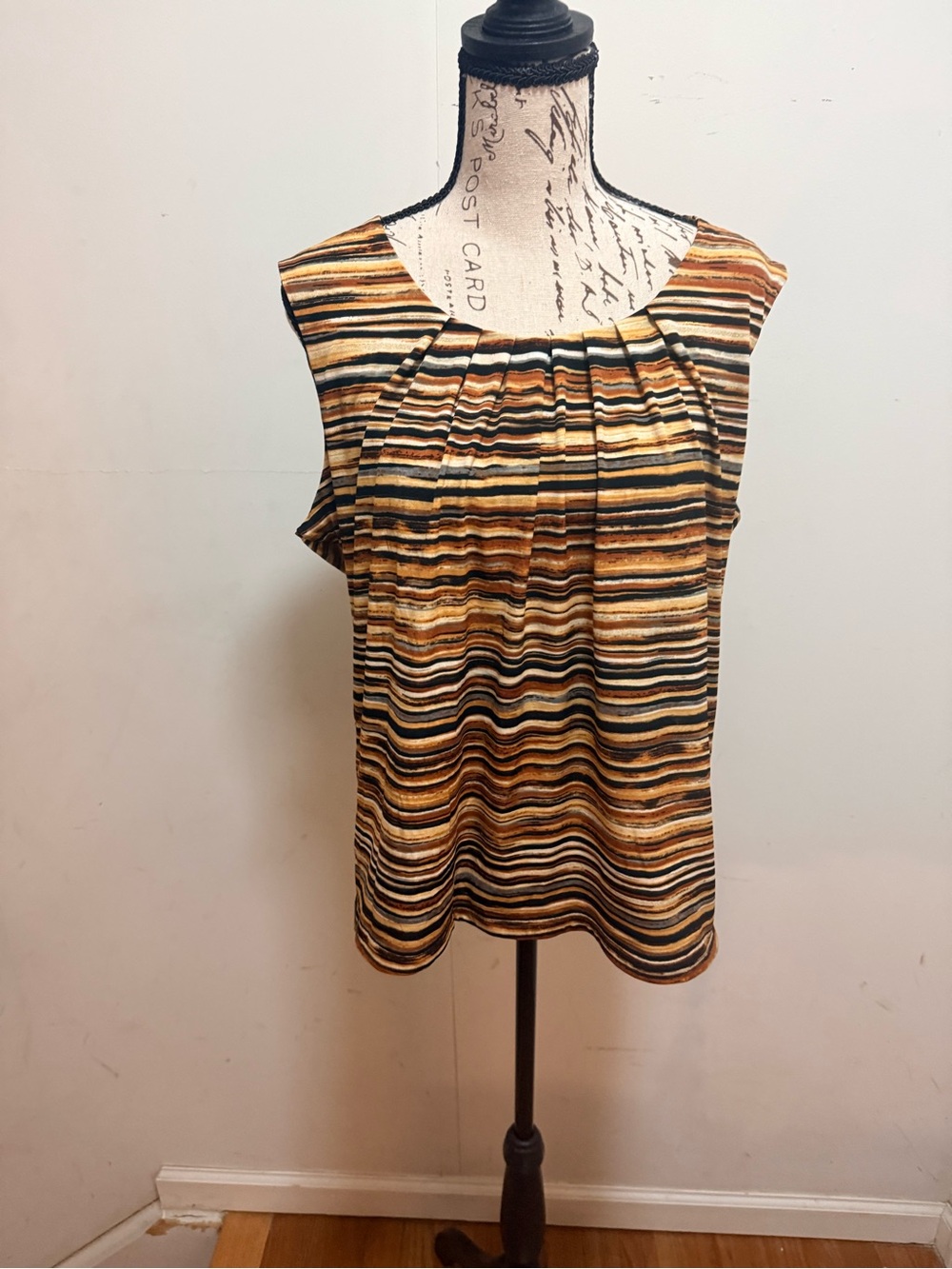 Jones studio Striped Sleeveless Women’s Top in Mustard & Black